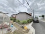 穏やかな周辺環境に溶け込み、日常の気配を感じながら静かに過ごせる落ち着いた佇まい。