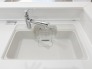 無駄のない洗練された意匠が、日々の暮らしに心地よい調和と清潔感をもたらします。