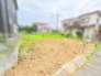 住まいの構想を膨らませる、落ち着いた静かな環境に位置する開放的な敷地です。