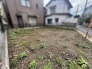 周辺環境と調和する落ち着いた佇まいの中で、新たな暮らしの構想を自由に描き出せるゆとりある敷地です。