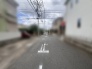 穏やかな空気が流れる閑静な住宅街で、日々の暮らしに安らぎを感じられる落ち着いた周辺環境が広がります。