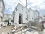 街並みに調和するシンプルで洗練された外観が、新しい暮らしの始まりを静かに予感させます。