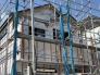 新しい暮らしの輪郭が形作られていく、静かな期待感に満ちた建設中のひとときです。