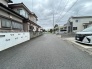 閑静な住宅街に位置し、穏やかな時間が流れる落ち着いた住環境です。