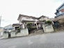 落ち着いた佇まいが街並みに溶け込む、穏やかな時間が流れる住まい