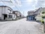 閑静な住宅街に位置しており、日々の暮らしに穏やかな落ち着きと安らぎを感じられる住環境です。