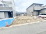 周囲の街並みと調和しながら新しい暮らしの構想を描ける落ち着いた更地空間です