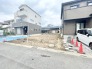 周囲に調和しながら穏やかな空気が流れる住まいを建てるための更地です