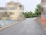 緑豊かな植栽が街並みに溶け込み、日々の暮らしに静かな安らぎをもたらす落ち着いた住環境です。