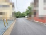 落ち着いた街並みに調和する、日々の往来が穏やかに感じられる整った住環境です。