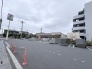 日常の暮らしを支える便利な施設が近くにあり、落ち着いた周辺環境が日々の生活にゆとりをもたらします。 240m