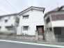 周囲の環境に自然と馴染む、落ち着いた佇まいが暮らしの拠点としての安心感を伝えてくれます。