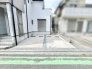 すっきりと整えられた駐車スペースはゆとりがあり毎日の出発や帰宅を心地よく迎えてくれます