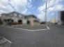 前面道路は歩道も整備され、小さなお子様にも安心です。
