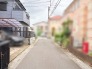 静かな住宅街に佇む落ち着いた雰囲気が漂い毎日の暮らしに安らぎを与えてくれる穏やかな環境