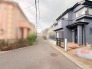 穏やかな時間が流れる閑静な住宅街に佇む、落ち着いた佇まいを見せる住まい