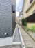 建物と敷地の境界に確保された、すっきりと整えられた空間が日々の暮らしに静かなゆとりをもたらします。