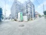 静かな住宅街に佇む穏やかな街並みと、これからの新しい暮らしへの期待が高まる穏やかなロケーションです。