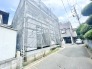 新しい生活の始まりを静かに予感させる、落ち着いた佇まいを見せる周辺環境です。
