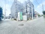 新しい街並みに溶け込む穏やかな環境に、確かな未来を描く住まいが誕生します。