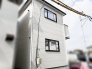 洗練された外観デザインが街並みに溶け込む落ち着いた佇まい
