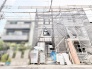 着々と形づくられていく新しい住まいが、穏やかな暮らしへの期待を高めてくれる風景です。