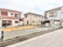 周辺の穏やかな街並みに調和する、開放感あふれる心地よい空間です。