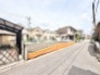 穏やかな空気が流れる閑静な住宅街に位置し、新しい暮らしの構想が広がる心地よい空間です。