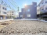 住まいの構想が広がるゆとりある空間を描き出せる更地です
