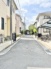 穏やかな空が広がり落ち着いた時間が流れる住環境に寄り添う心地よい通り