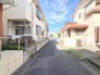 穏やかな空気が流れる住宅街に佇む、日々の暮らしに心地よいくつろぎをもたらす空間。