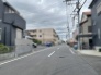 穏やかな空気が流れる閑静な住宅街に佇み、日々の暮らしにしっくりとなじむ心地よいロケーション。