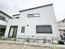 洗練された佇まいが街並みに調和するシンプルでモダンな外観デザイン