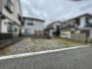 周辺の街並みに溶け込む落ち着いた佇まいは、心地よい毎日を予感させます。