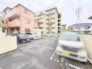 周辺環境に馴染む落ち着いた佇まいは日常の生活拠点として心地よい時間を育む空間です。