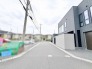 すっきりと整えられた街並みと開放的な空が広がる穏やかな住環境