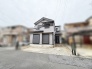 洗練された佇まいが街並みに馴染む、落ち着きのある外観デザイン。