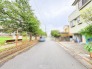 豊かな緑と穏やかな空気に包まれた、心安らぐ静かな住環境が広がります。