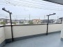 開放的な空が広がり穏やかな日常を予感させる心地よい眺望が広がります