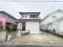 穏やかな街並みに馴染む落ち着いた色合いの佇まいが毎日の暮らしに心地よいくつろぎをもたらします