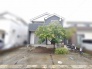 四季の移ろいを身近に感じられる豊かな植栽と洗練された外観が調和する佇まい