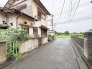 緑豊かな周辺環境に寄り添う、穏やかな時間が流れる落ち着いた佇まいの住まい