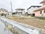 周辺環境が落ち着いた住宅街に佇む、自由な発想で住まいを描けるゆとりある更地です。
