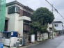 豊かな緑と穏やかな佇まいが調和する落ち着きのある住まい