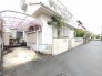 穏やかな街並みに馴染む落ち着いた佇まいが日々の暮らしに安らぎをもたらします