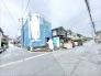 落ち着いた住宅街に面し、新しい暮らしへの期待が高まる穏やかなロケーションです。