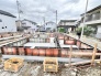 新しい暮らしの礎となる丁寧な施工が進む、穏やかな街並みに馴染む敷地風景