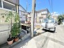 落ち着いた住宅街に佇む、これからの新しい暮らしの気配を感じる穏やかな区画。
