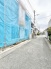 落ち着いた住宅街に佇む穏やかな街並みと、これからの新しい暮らしへの期待が高まる風景
