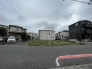落ち着いた住宅街に位置し、穏やかで心地よい日常を描ける開放的な空間です。